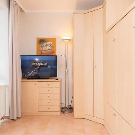 661, Seepark *